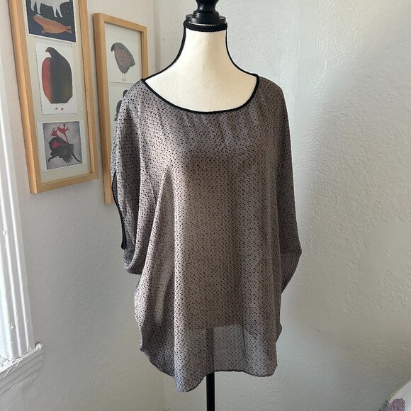 Windsor Sheer 100% Silk Brown with Black Speckle Size 44 - Picture 1 of 10